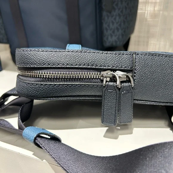 Michael Kors Cooper Medium KORS Logo Sling Pack NWT blue logo/black - Picture 14 of 14